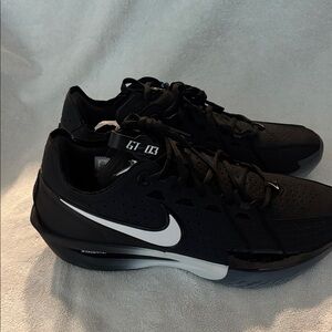 Nike Black and White Performance Sneakers GT Cut 3. Size 10.5